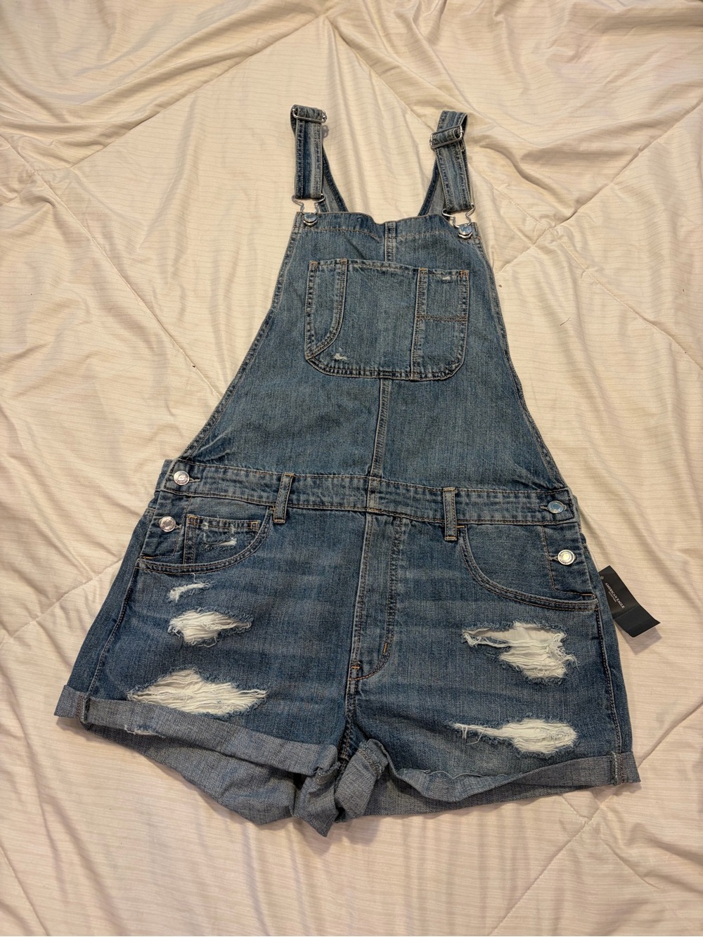 American Eagle Distressed Overall Shorts NWT SZ L